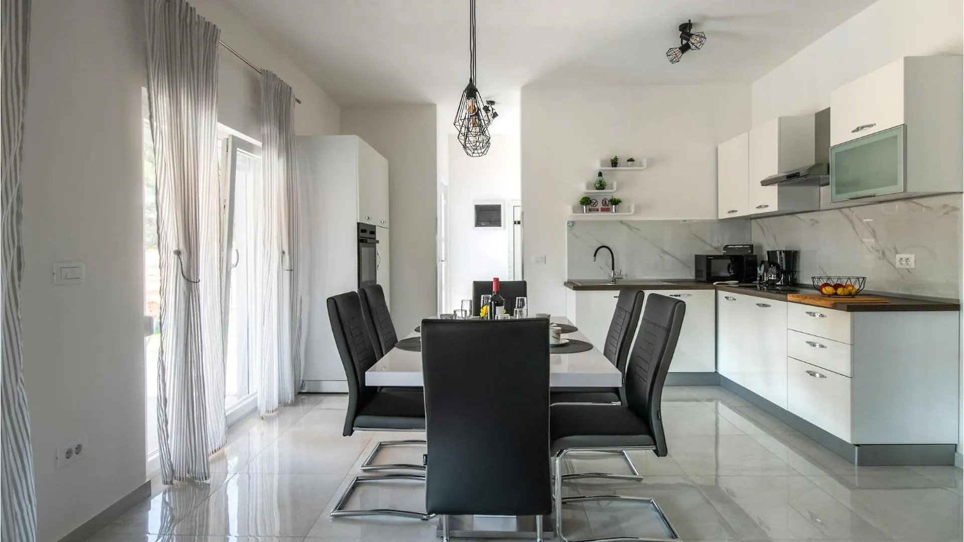 2 Bedroom Amazing Home In Marcana 0*,